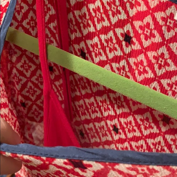 Red and blue blouse - Picture 3 of 4